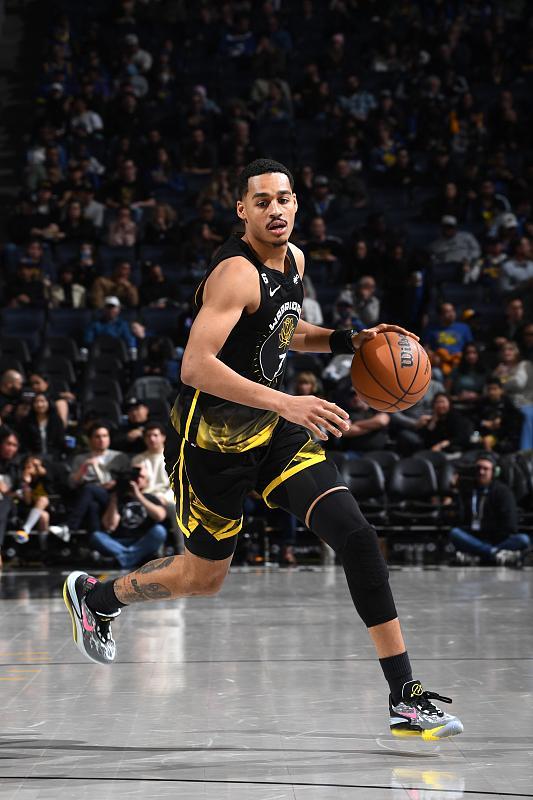 爱游戏官网-骑士逆转江苏队，克莱刷新纪录