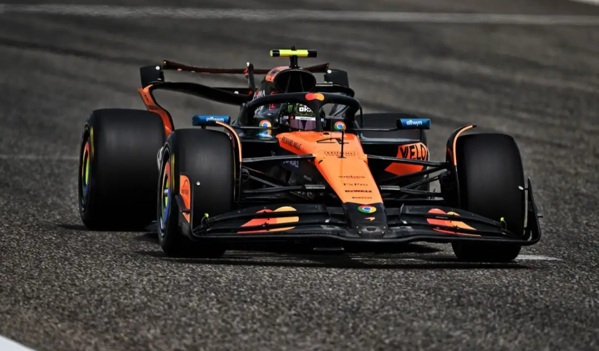 爱游戏入口-雷诺车队完胜迈凯伦，汉密尔顿关键制胜